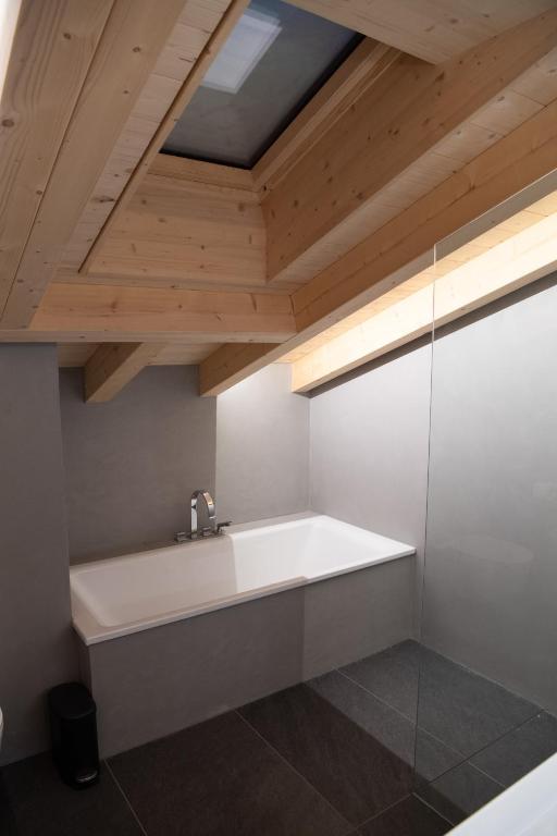 Fotografie z fotogalerie ubytování Chalet mit Kino und Jacuzzi in Gsteig b. Gstaad v destinaci Gsteig