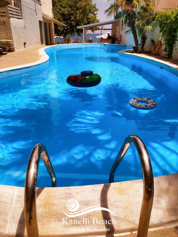 Bazén v ubytování Hotel Kanelli Beach nebo v jeho okolí