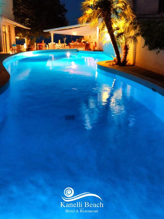 Bazén v ubytování Hotel Kanelli Beach nebo v jeho okolí
