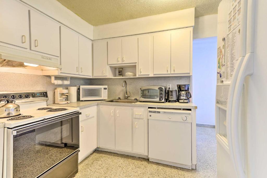 A kitchen or kitchenette at North Miami Beach Rental Near Walking Park!