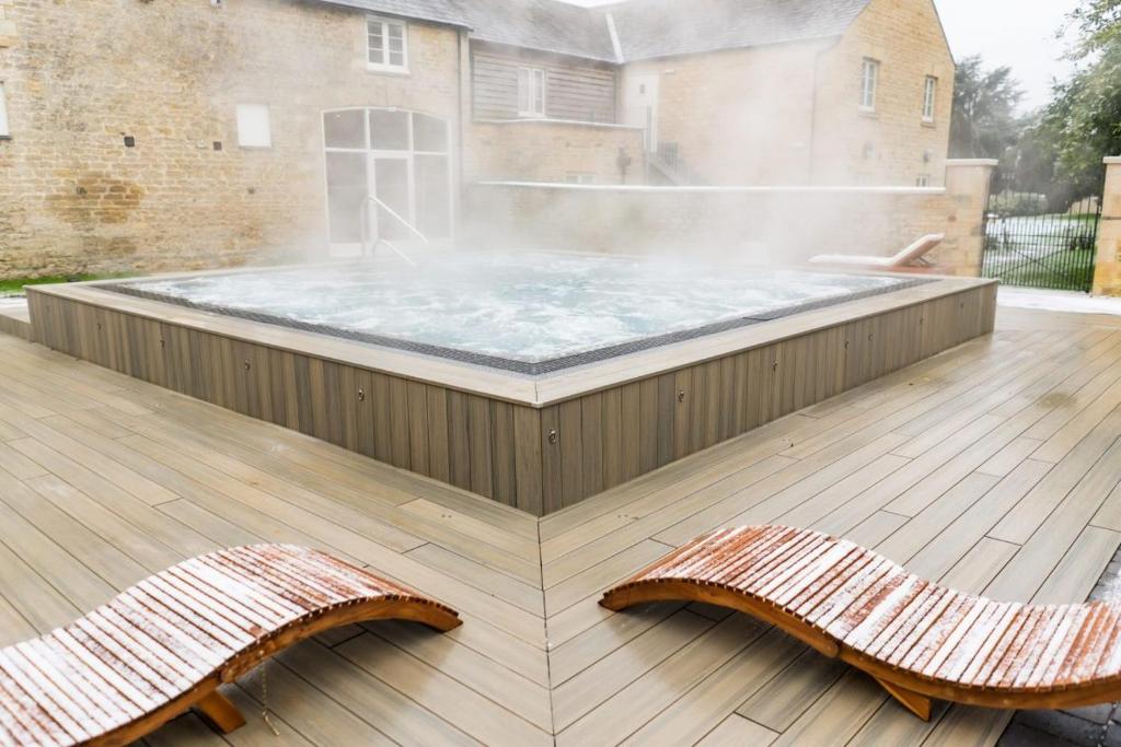 Bazén v ubytování Barton Hall Hotel & Spa nebo v jeho okolí