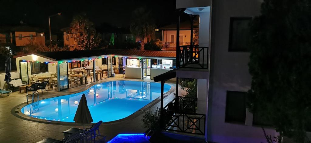 Bazén v ubytování Loya Vita Hotel nebo v jeho okolí