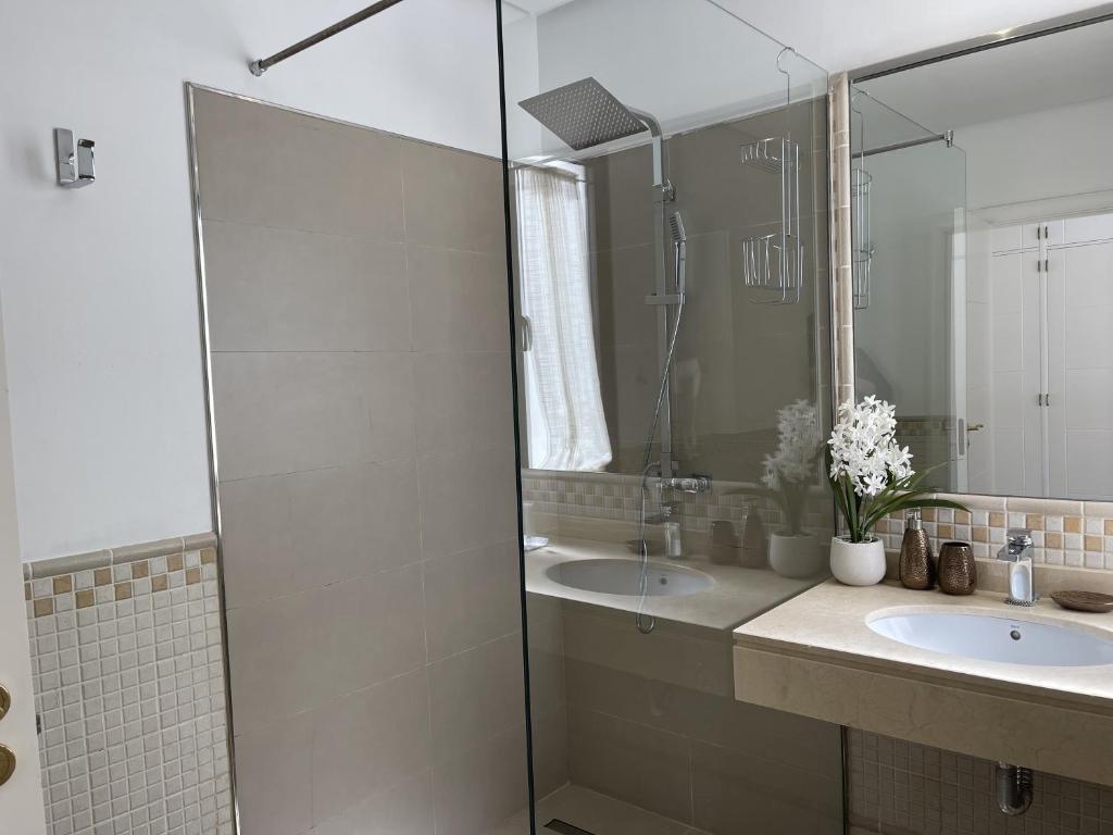 A bathroom at Villa Crannog
