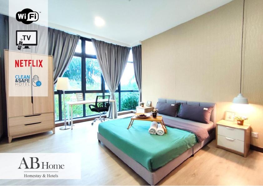 - une chambre avec un lit, un canapé et une table dans l'établissement ABHOME "FOUNTAIN SUITE" #GreenHaven #Olympic Pool #360"SeaView #JB, à Johor Bahru