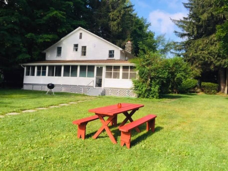 Spectacular Cottage at Bantam Lake, Sleeps 12 (USA Morris)