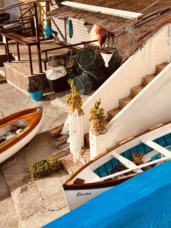 A balcony or terrace at Capri magic house on the beach