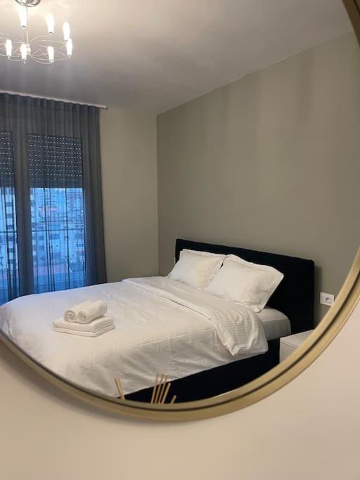 Square INN Deluxe Patio Apartment - Imazhi 2