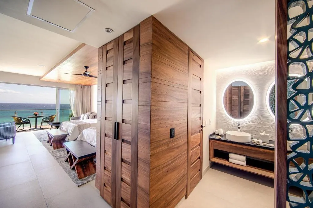 Queen Suite Ocean View