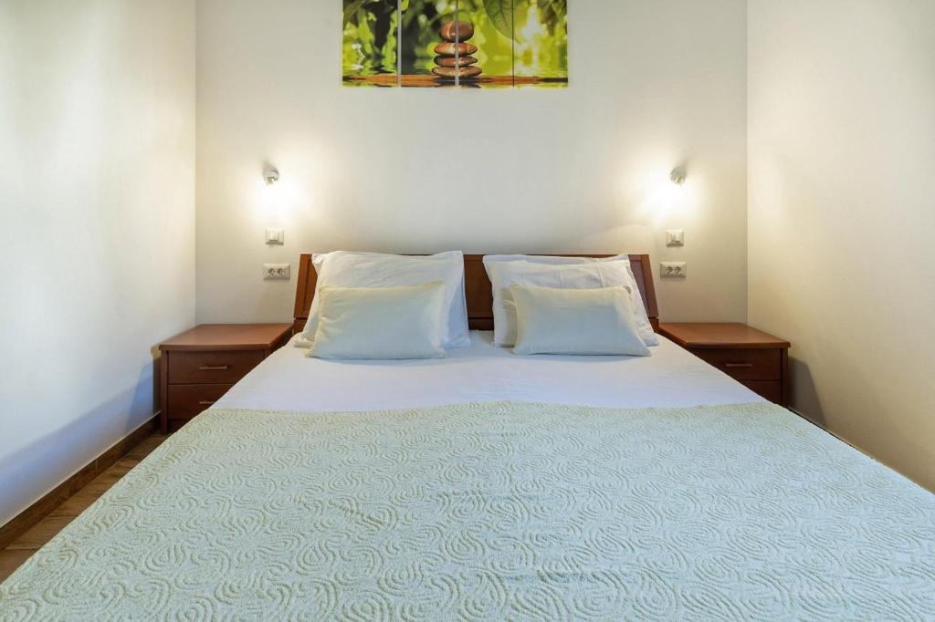 Łóżko lub łóżka w pokoju w obiekcie Bojana in Ližnjan (Haus für 4-5 Personen)