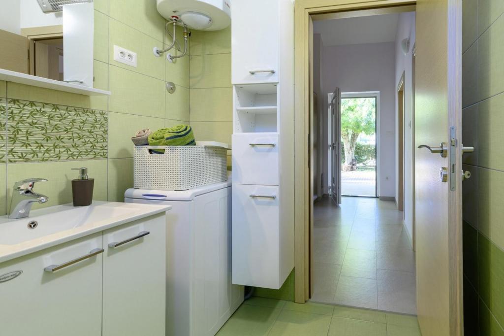 Kuchnia lub aneks kuchenny w obiekcie Bojana in Ližnjan (Haus für 4-5 Personen)