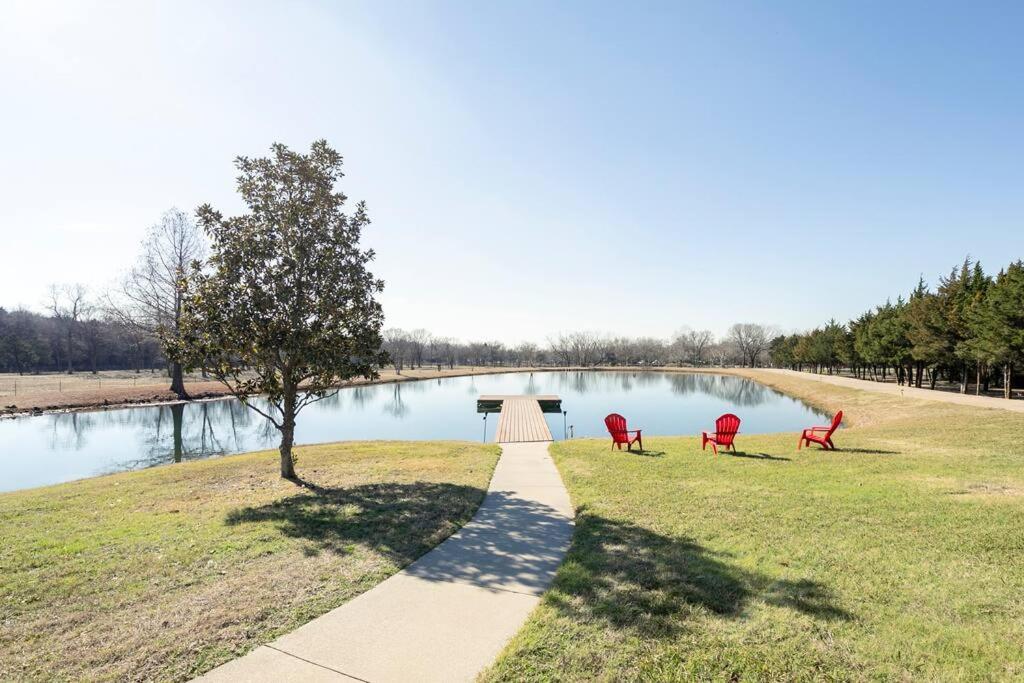 Kuvagallerian kuva majoituspaikasta Texas Ranch House with 5 Bedroom and Fish Pond, joka sijaitsee kohteessa Dallas