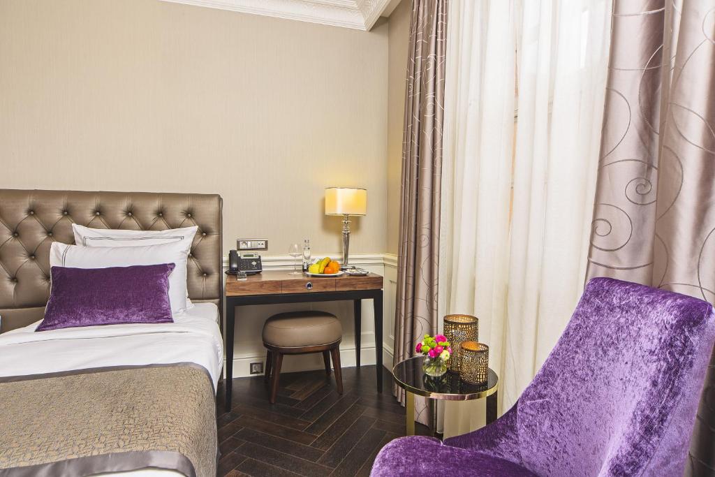 A seating area at Meroddi Bagdatliyan Hotel