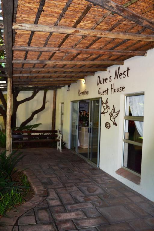 Foto dalla galleria di Dove's Nest Guest House a Kempton Park