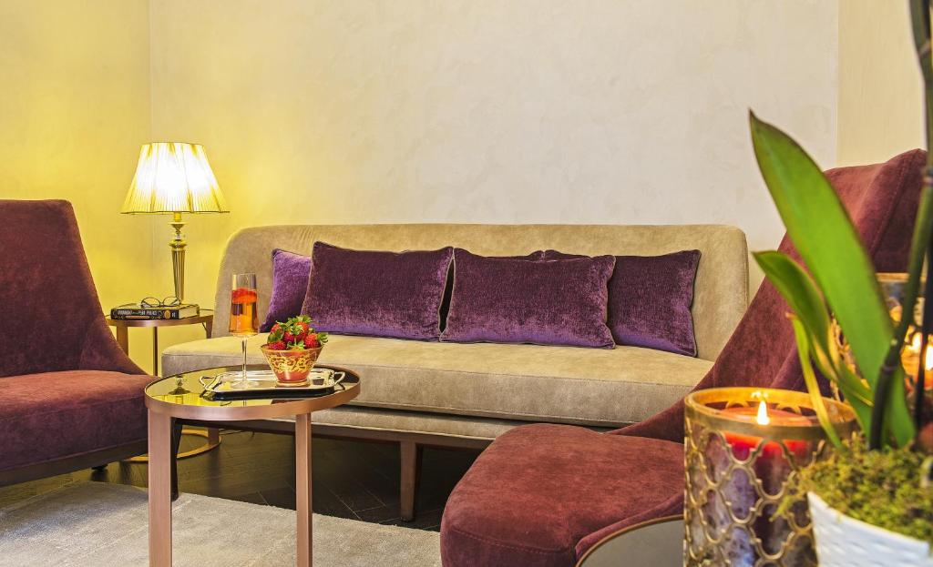 A seating area at Meroddi Bagdatliyan Hotel