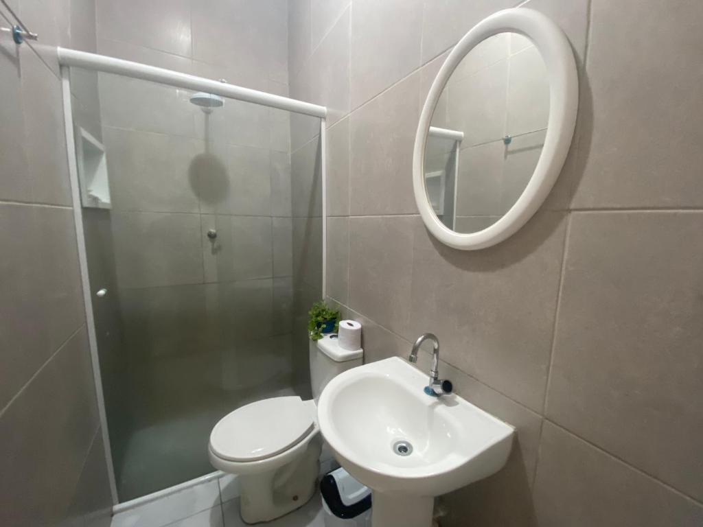 Koupelna v ubytování Casa Guarnicê Hostel