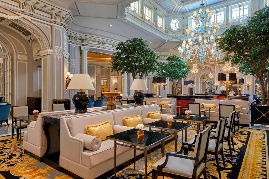 Posezení v ubytování The St. Regis Rome