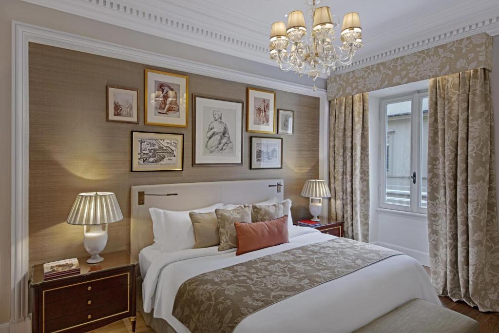 Postel nebo postele na pokoji v ubytování The St. Regis Rome