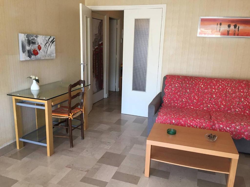 Posedenie v ubytovaní Appartement F2 avec Terrasse, Parking et WiFi, Animaux Acceptés, proche Amélie-les-Bains. - FR-1-703-13