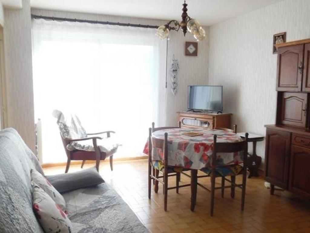 TV i/ili multimedijalni sistem u objektu Appartement Amélie-les-Bains-Palalda, 2 pièces, 2 personnes - FR-1-703-45