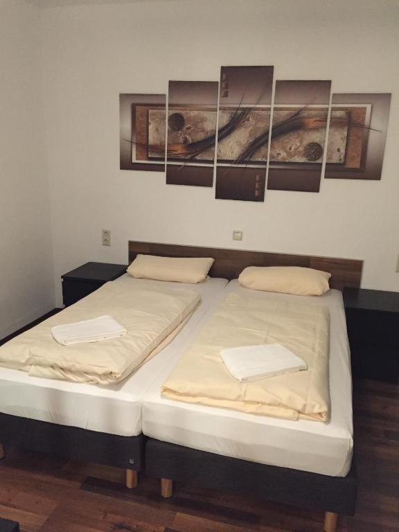 Postel nebo postele na pokoji v ubytování Hotel Engel