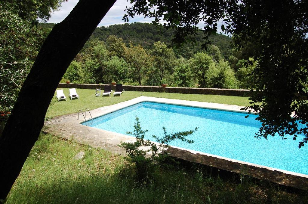 Bazén v ubytování Finca Bell-Lloc nebo v jeho okolí
