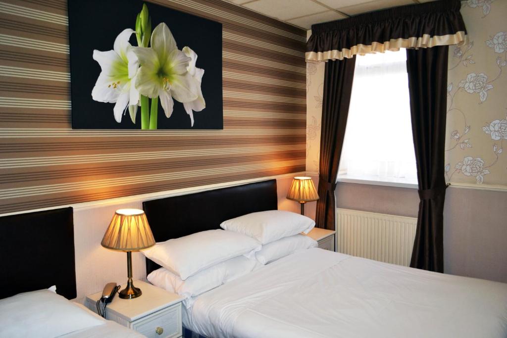 Lyndene Hotel - Resim 18