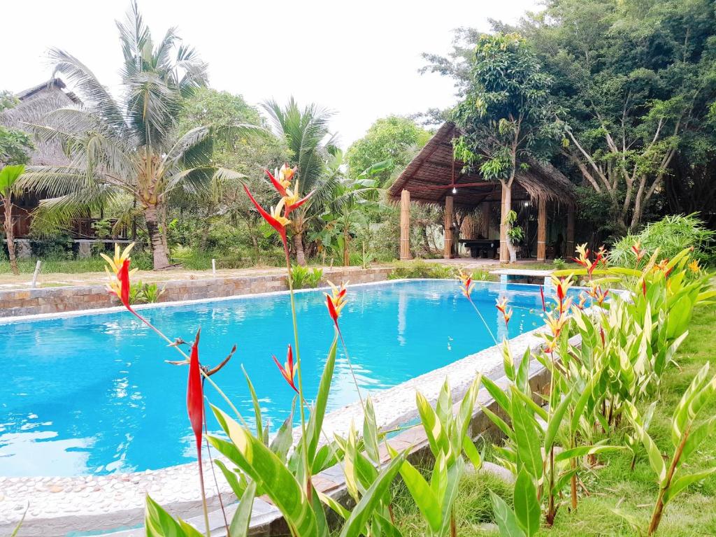 Bazén v ubytování Green Village Mekong nebo v jeho okolí