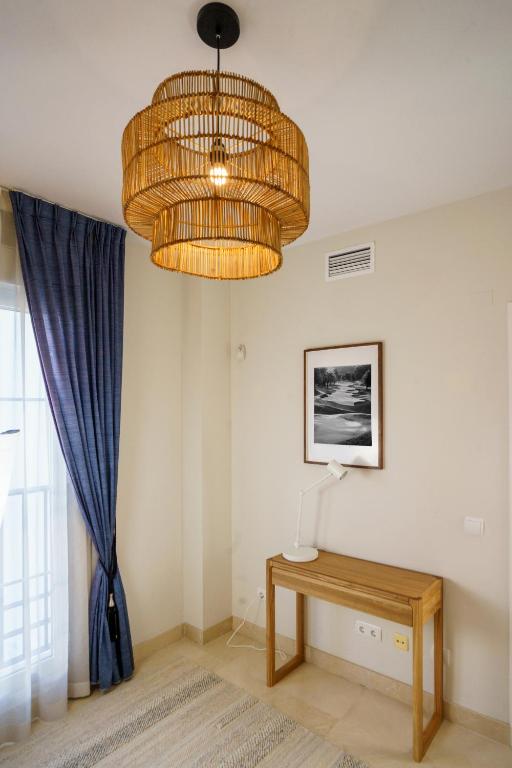 Zdjęcie z galerii obiektu Los Robles de Los Arqueros golf 3 bedrooms apartment. w mieście Benahavís