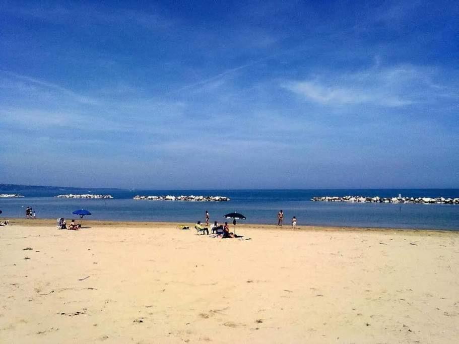Foto dalla galleria di Simpatico appartamento autonomo sul mare a Termoli