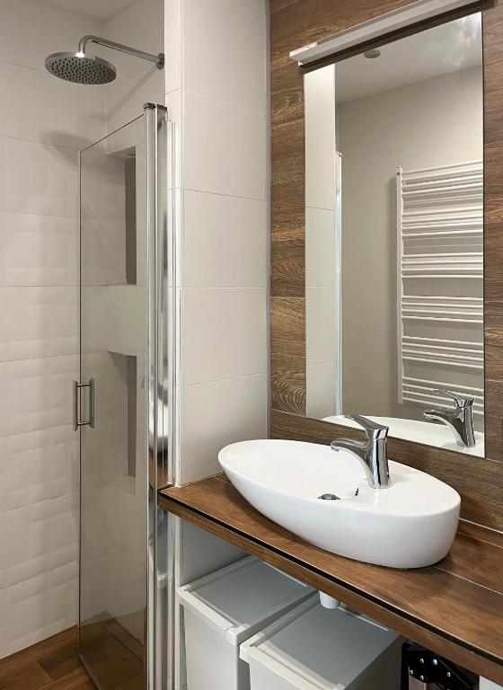 Kúpeľňa v ubytovaní Apartament z widokiem na panoramę Gdyni w Modern Tower ATAL