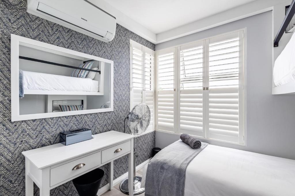 16 Laridae - Image 30