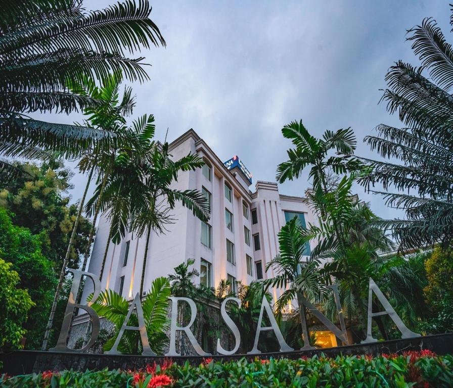 Zahrada ubytování Barsana Hotel & Resort Siliguri
