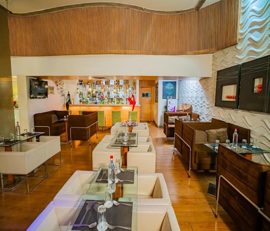 Posezení v ubytování Barsana Hotel & Resort Siliguri