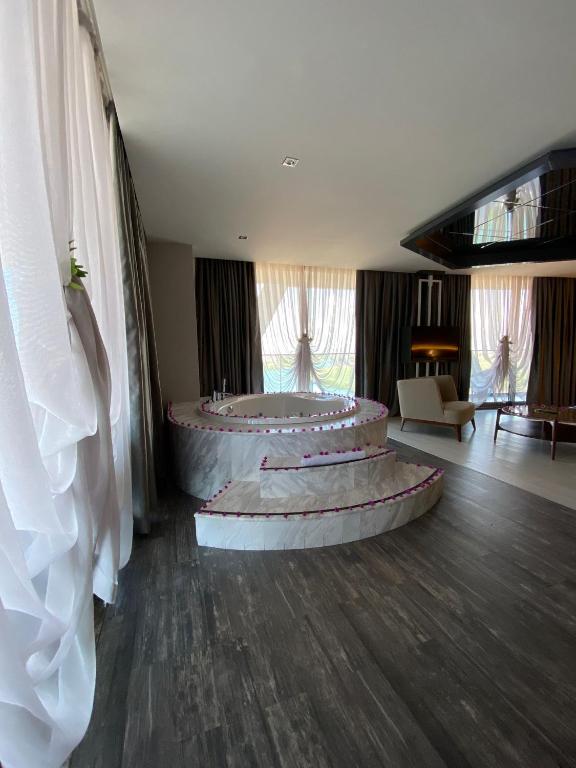 Postel nebo postele na pokoji v ubytování Bosphorus Sorgun Hotel Ultra All Inclusive