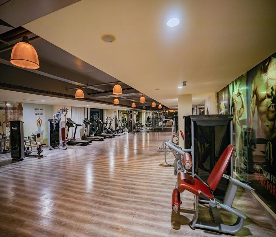 Fitness centrum a/nebo fitness zařízení v ubytování Barsana Hotel & Resort Siliguri