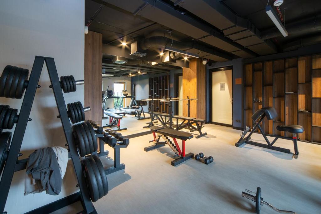 Posilňovňa alebo fitness centrum v ubytovaní Maya's Flats & Resorts 16 - NADMOTLAWIE