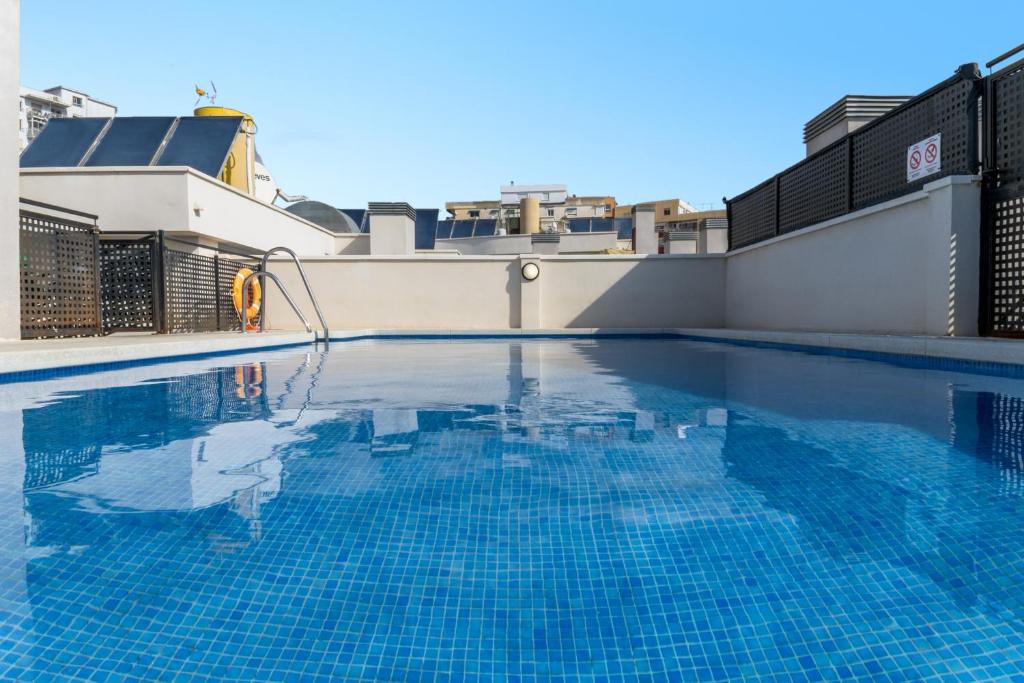 Bazén v ubytovaní -MalagaSunApts-Romantic Private Terrace&Shared Pool alebo v jeho blízkosti