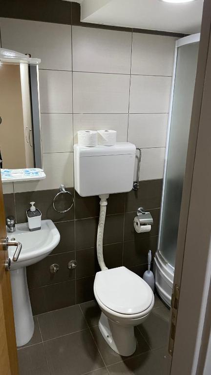 Koupelna v ubytování Garni Hotel Lion