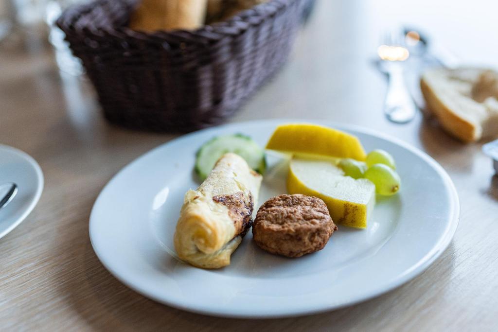 Jídlo v hotelu nebo okolí