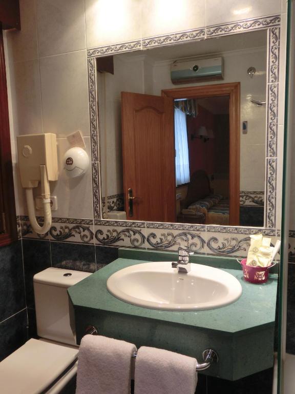 Koupelna v ubytování Hotel Las Ruedas