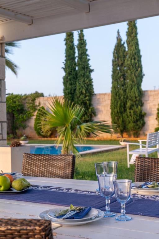 Vonkajšia záhrada v ubytovaní Creta Vivere Villas