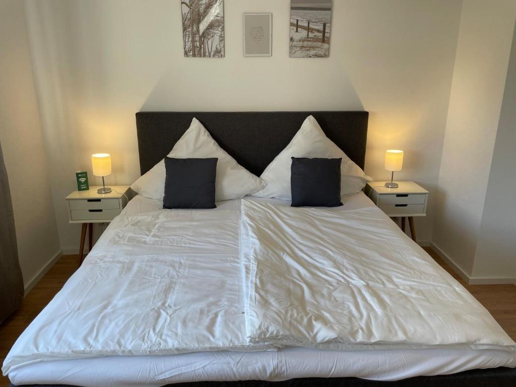 Große Ferienwohnung für Familien und Gruppen - MoviePark Nähe - 2 Schlafzimmer Wohnzimmer - Housity