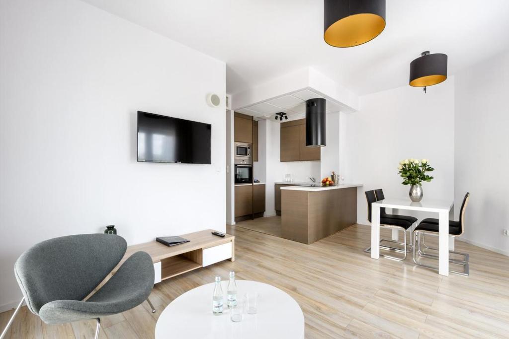 Apartment & Rooms at Wierzbiecice street, Poznań (updated prices 2024)