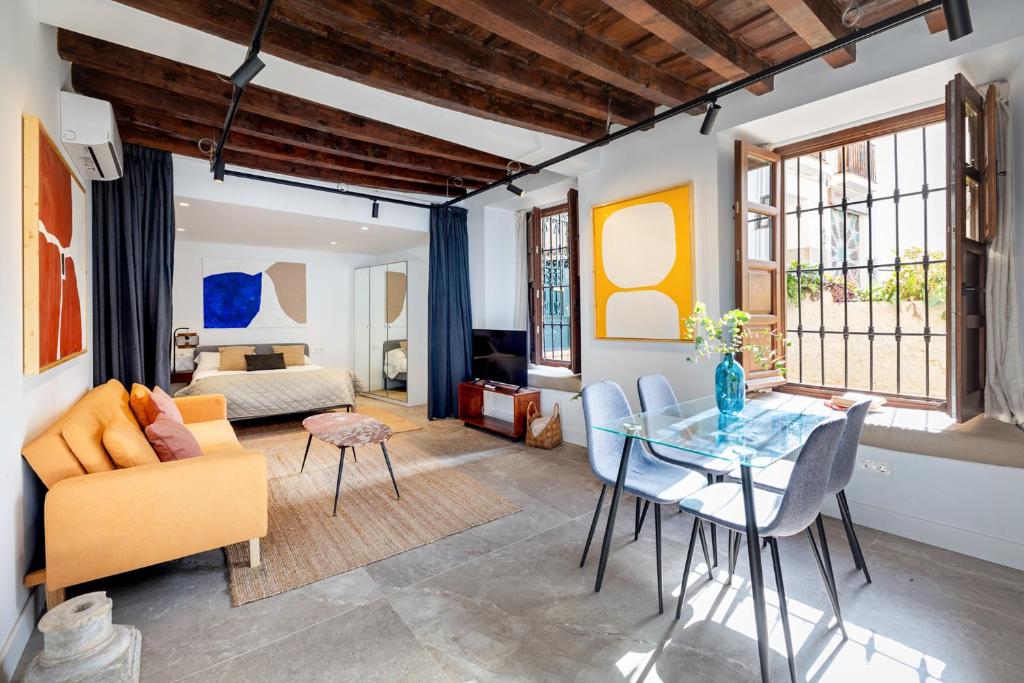 Apartamentos Realejo - diseño, confort y encanto en el centro histórico de Granada - Housity