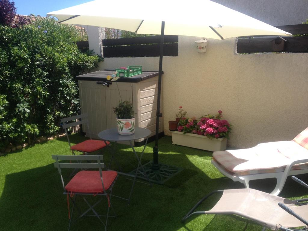 Photo de la galerie de l'établissement HACIENDA BEACH II Jolie villa T3 piscine Rochelongue Cap d'Agde, au Cap d'Agde