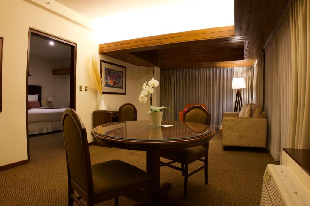 Posezení v ubytování J&A Classic Hotel