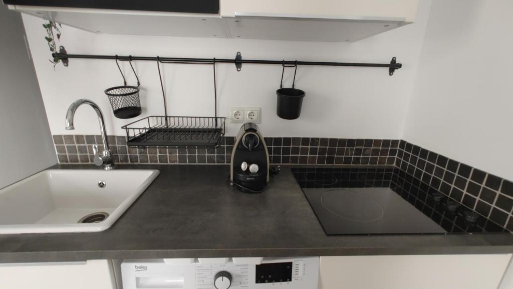 Kúpeľňa v ubytovaní Begonia City Center Apartment 230 BY NAMASTE ELITE