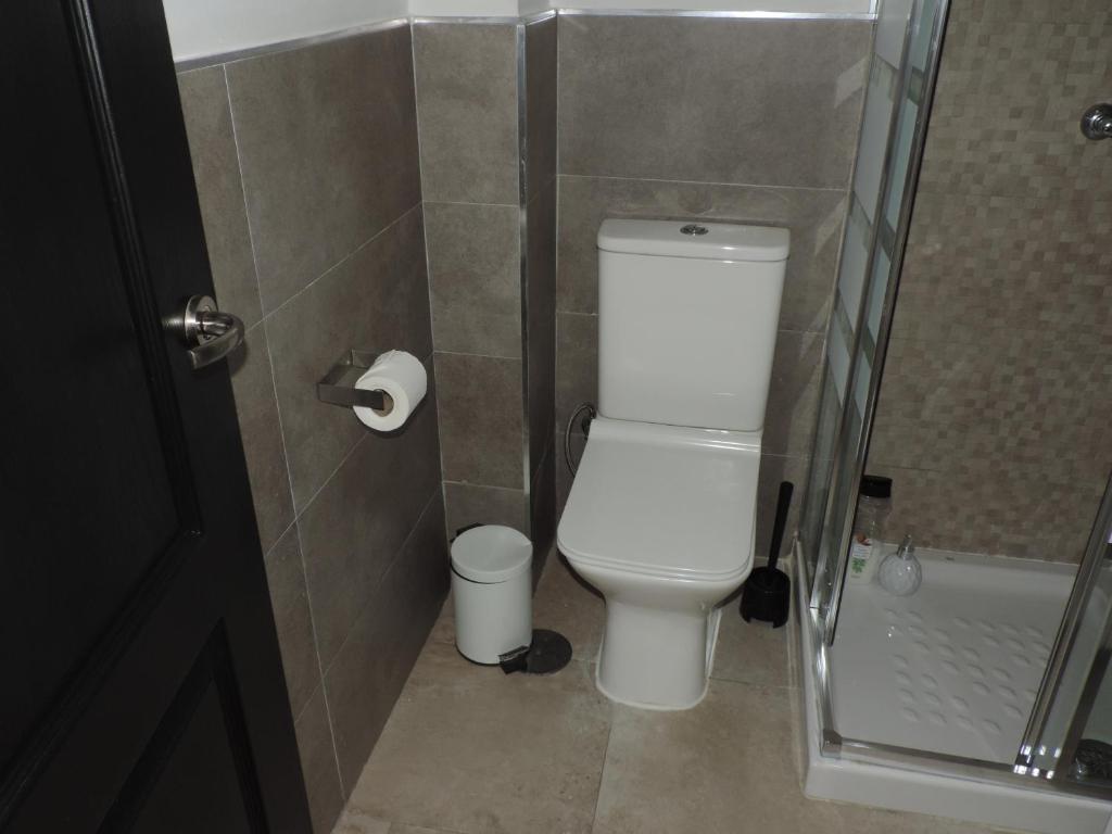 Kúpeľňa v ubytovaní Begonia City Center Apartment 230 BY NAMASTE ELITE