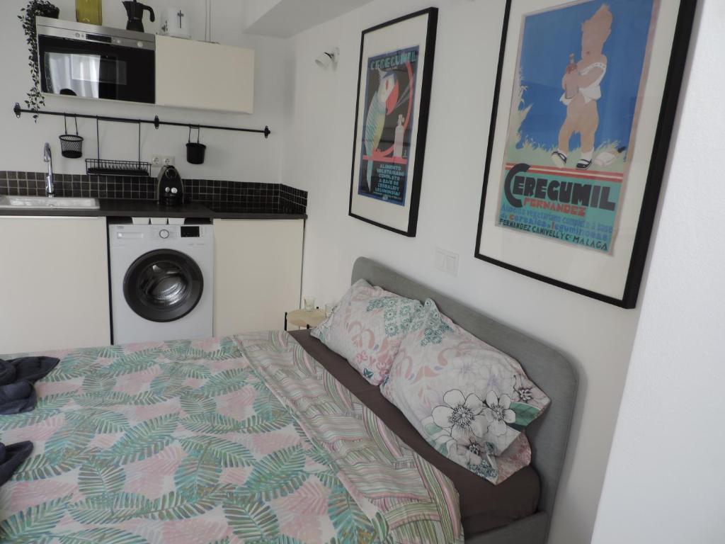 Kuchyňa alebo kuchynka v ubytovaní Begonia City Center Apartment 230 BY NAMASTE ELITE