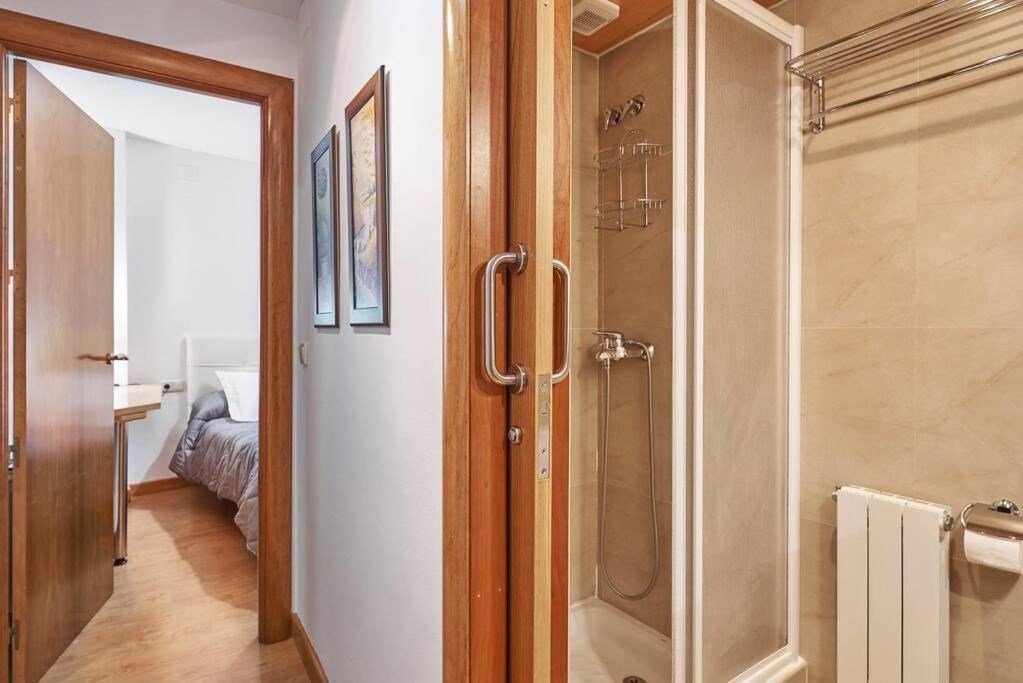 A bathroom at Deluxe Apartment Granada
